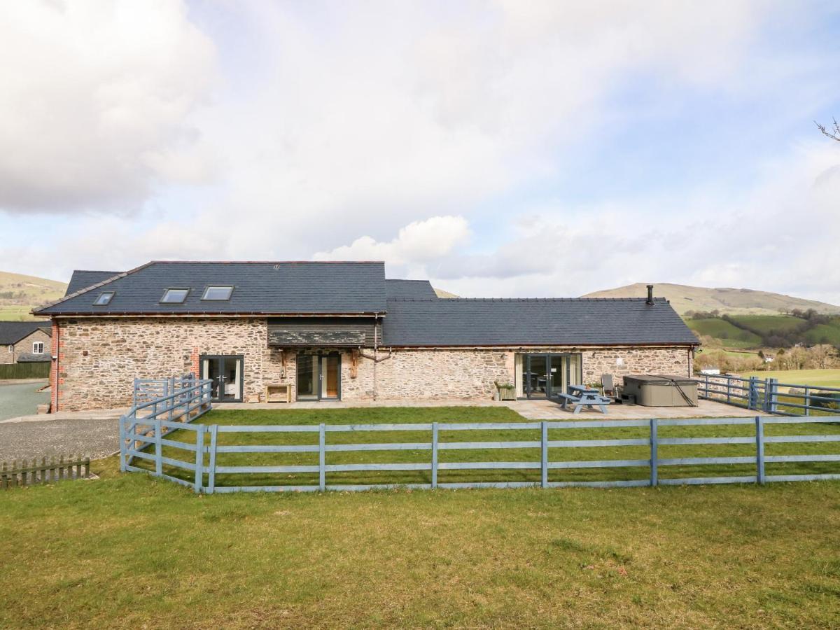 Y Beudy The Dairy Villa Oswestry Exterior photo